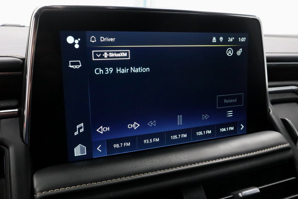 Used 2023 Chevrolet Suburban Premier image 3