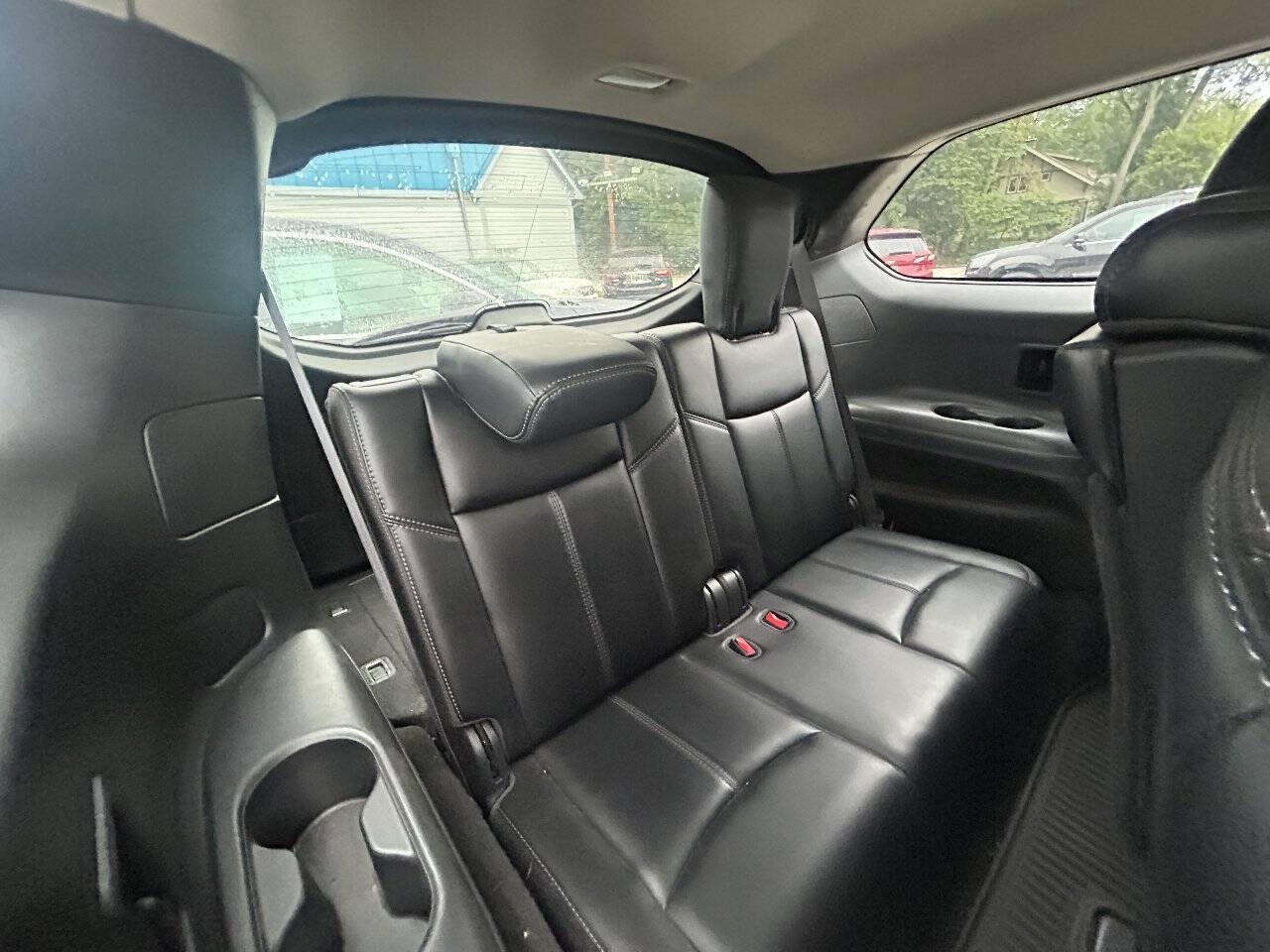 Used 2019 Nissan Pathfinder SL AWD/4WD image 9