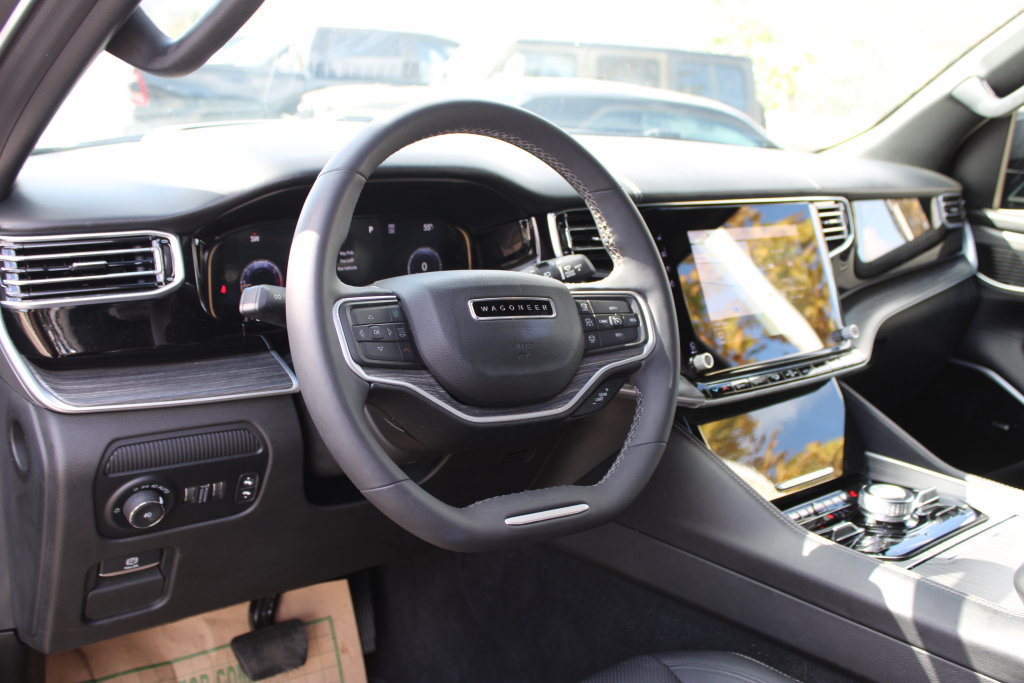 Used 2023 Jeep Wagoneer Series III w/ Premium Group I AWD/4WD image 35