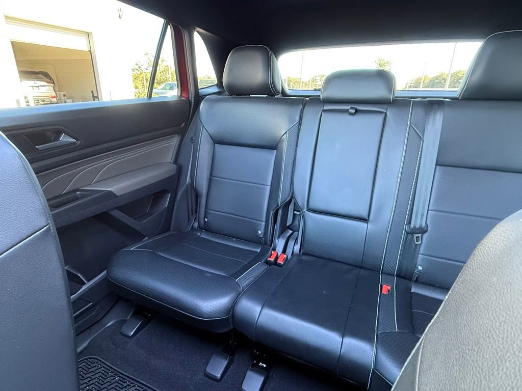 Used 2022 Volkswagen Atlas Cross Sport SEL R-Line image 12