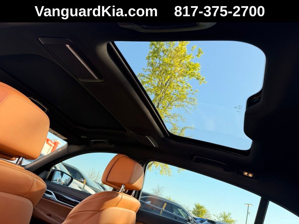 Used 2022 BMW 750i xDrive w/ M Sport Package AWD/4WD image 26