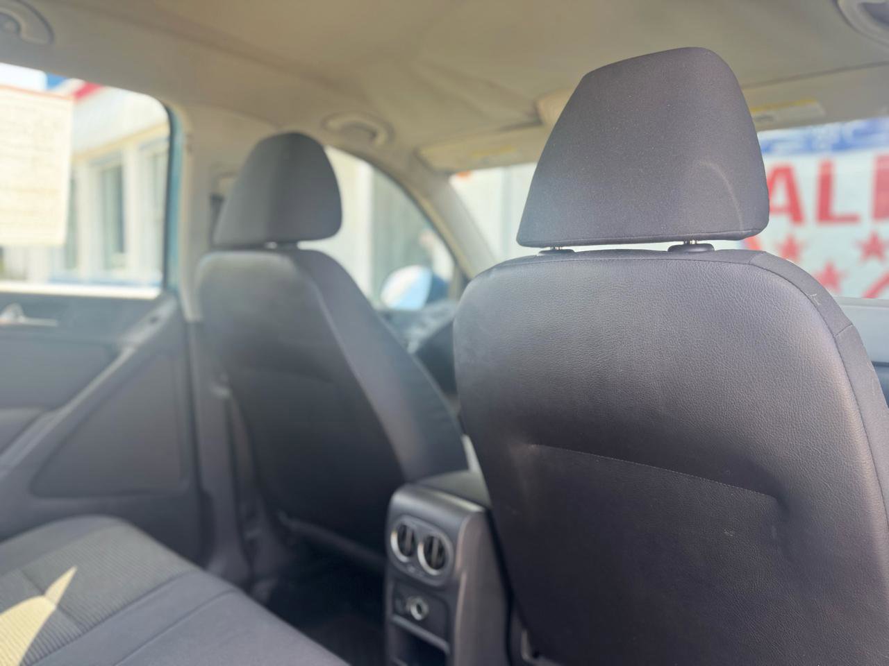 Used 2017 Volkswagen Tiguan Limited w/ Premium Package image 37