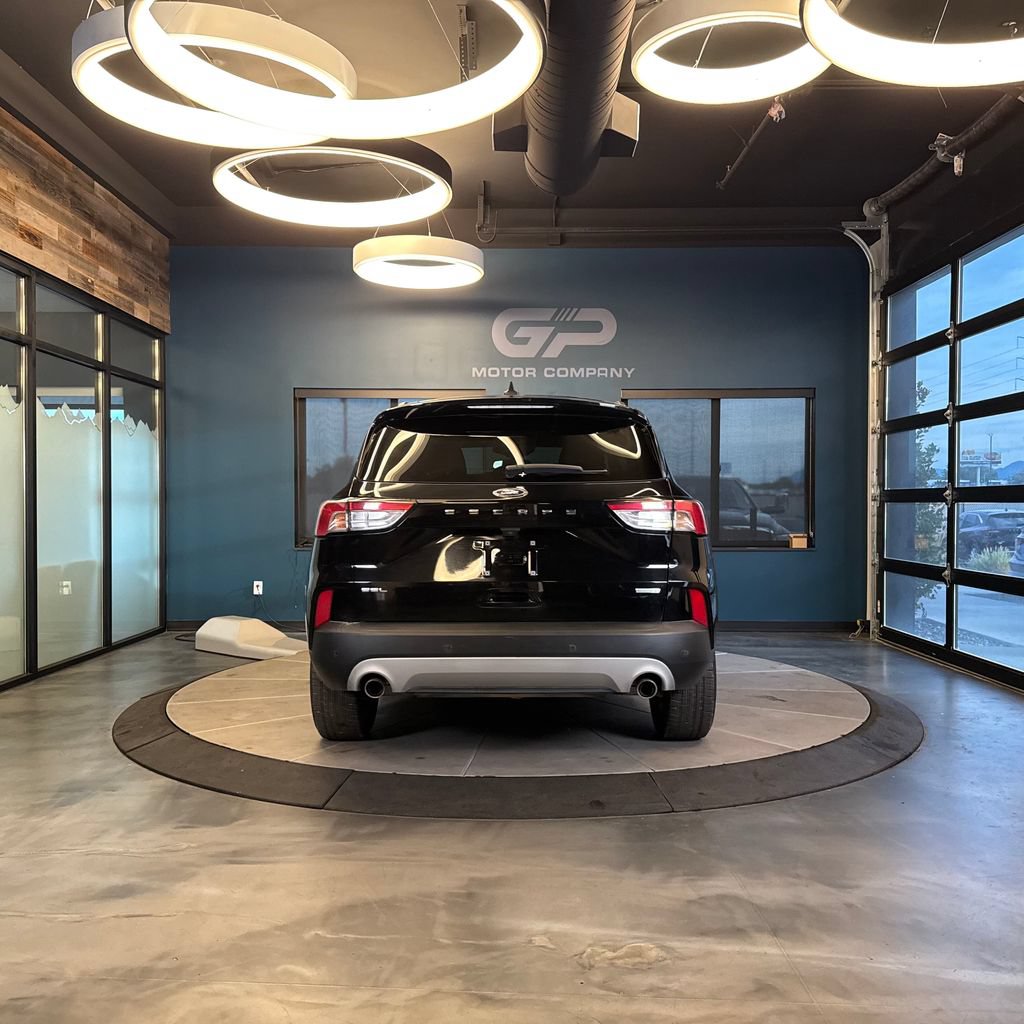 Used 2020 Ford Escape SEL FWD image 4