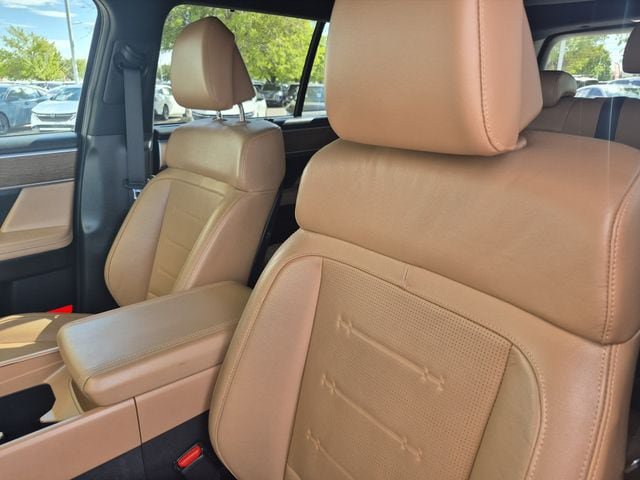 Used 2024 Hyundai Santa Fe Limited AWD/4WD image 18