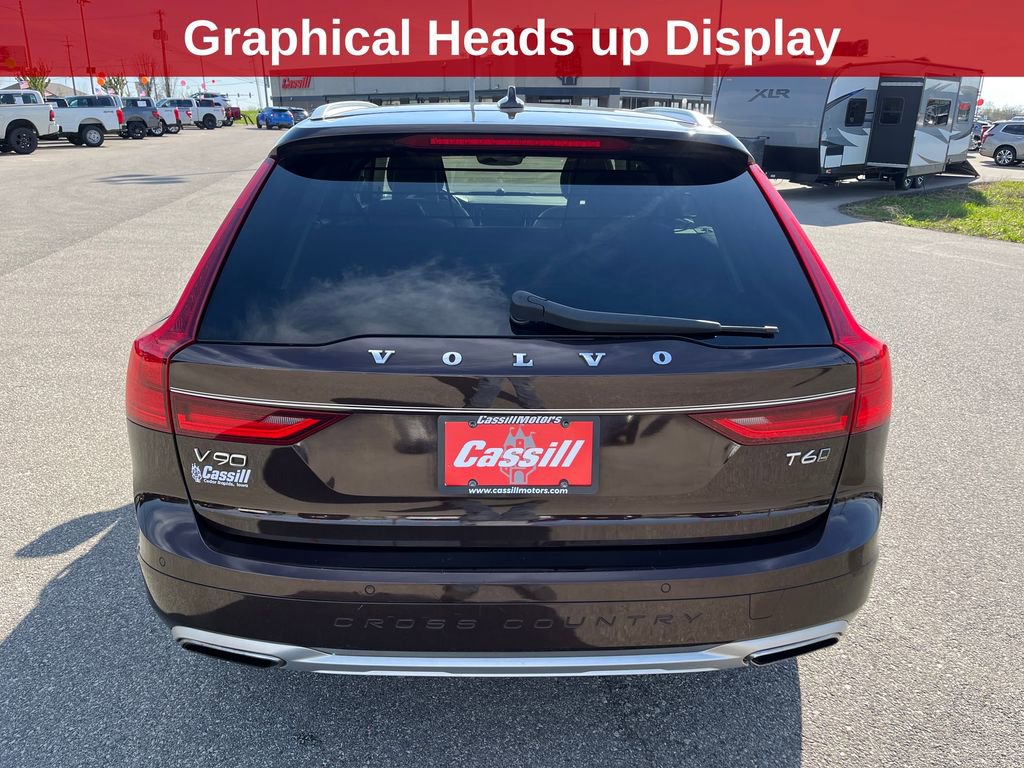 Used 2017 Volvo V90 T6 Cross Country image 4