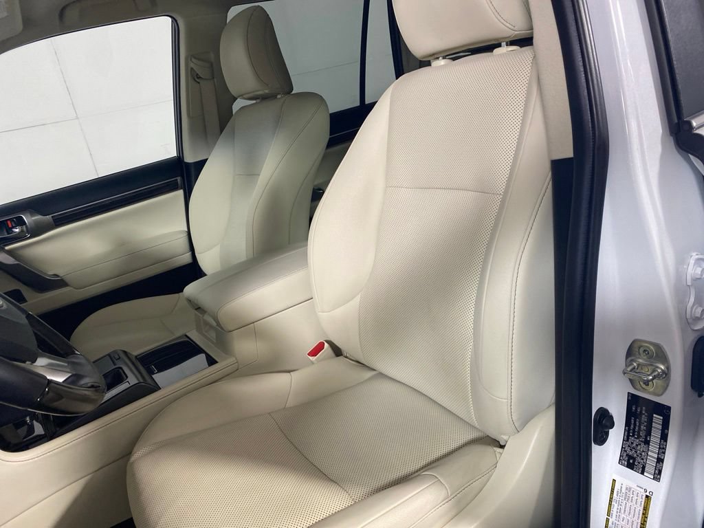 Used 2023 Lexus GX 460 Premium w/ Premium Package AWD/4WD image 13