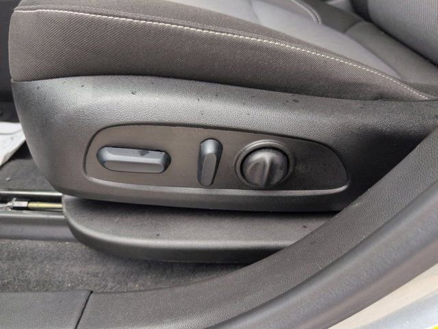Used 2025 Chevrolet Blazer LT FWD image 14