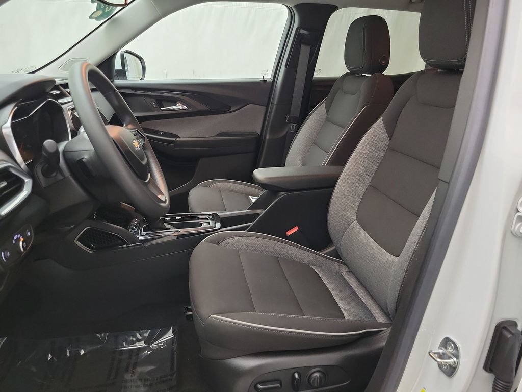 Certified 2023 Chevrolet TrailBlazer LT w/ Convenience Package AWD/4WD image 9