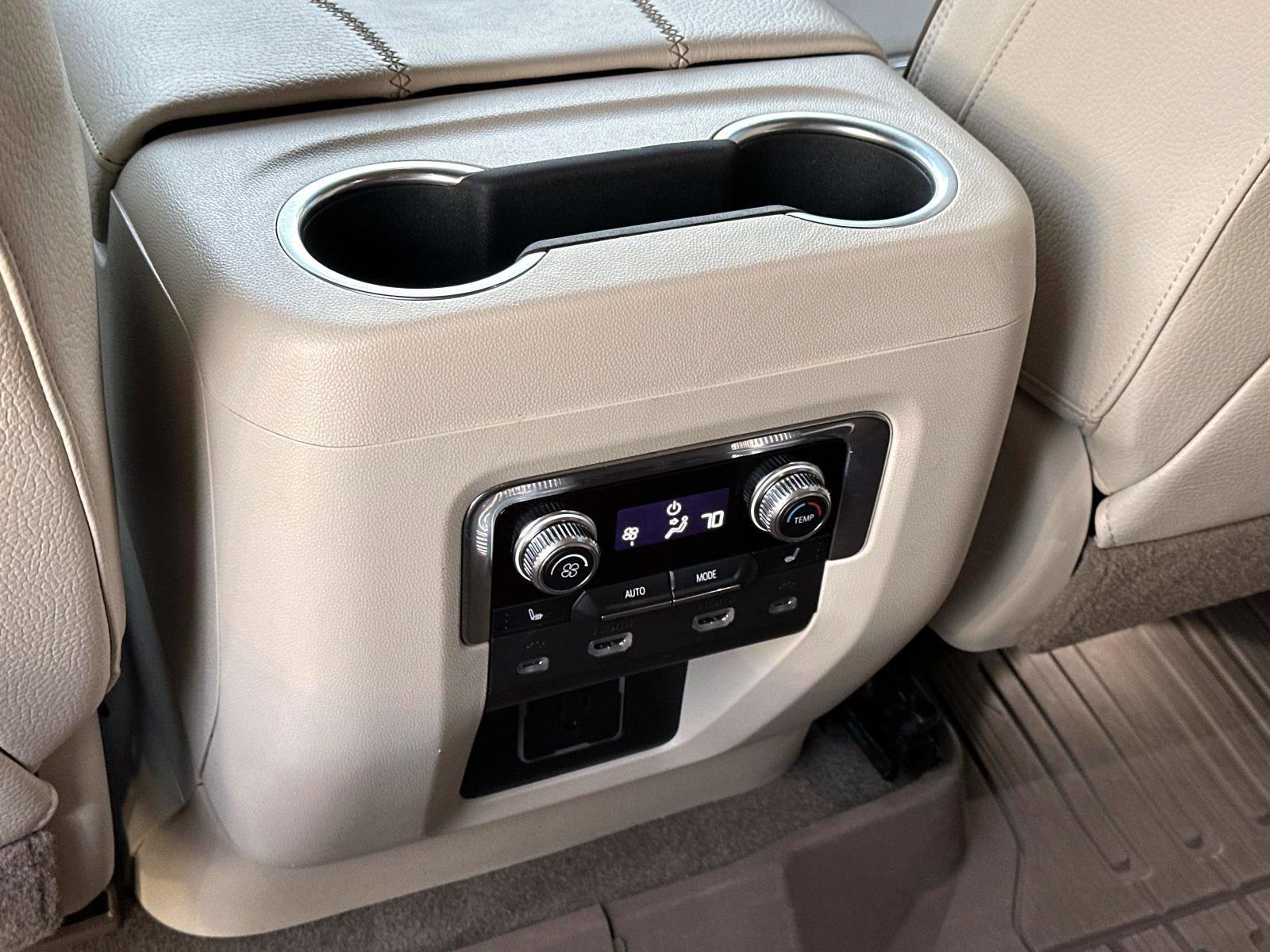 Used 2021 GMC Yukon Denali w/ Denali Ultimate Package image 14