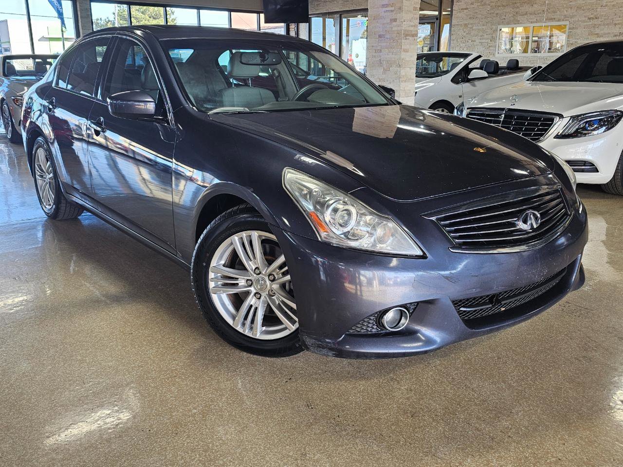 Used 2010 INFINITI G37 Journey w/ Premium Pkg image 1