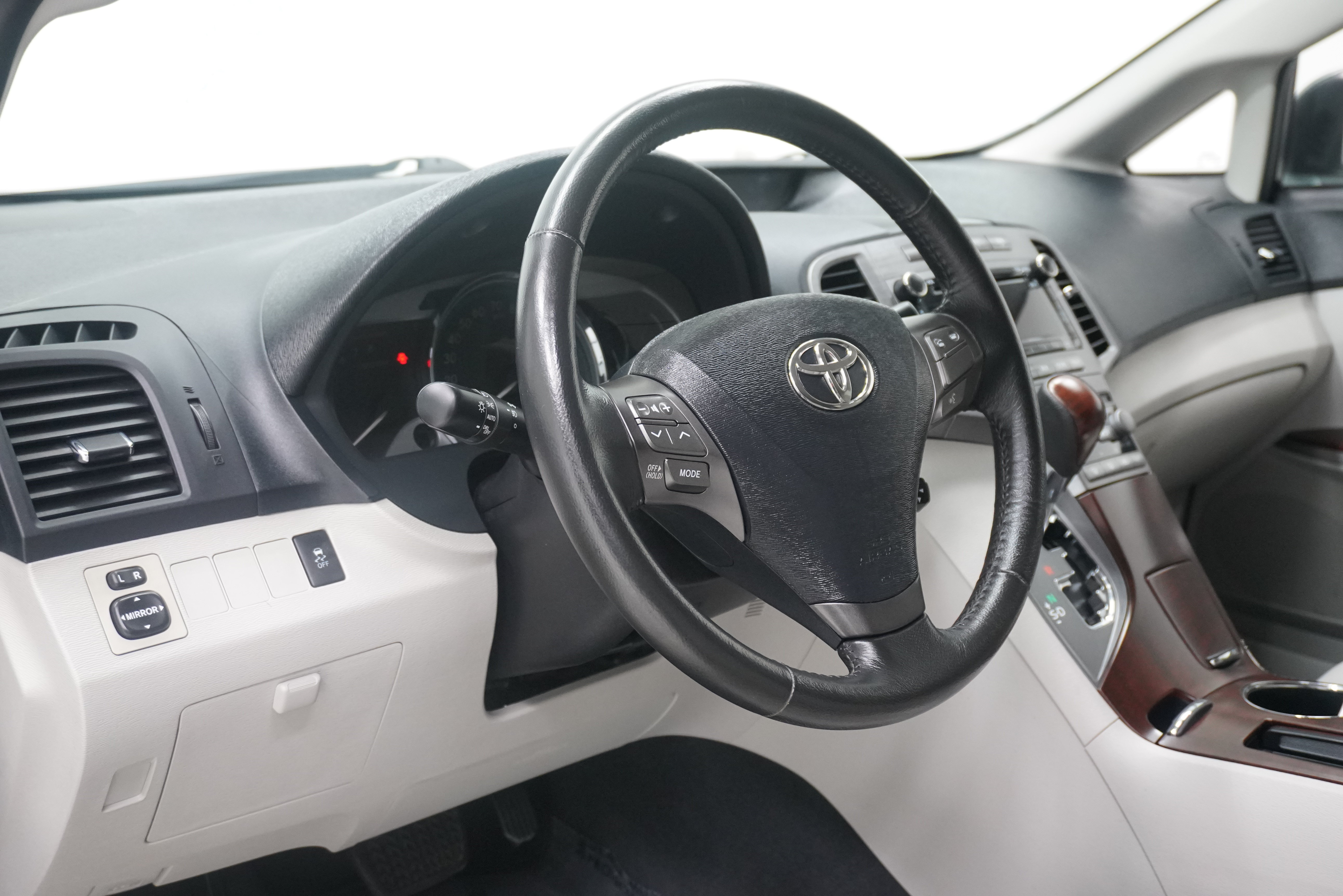 Used 2010 Toyota Venza FWD image 9
