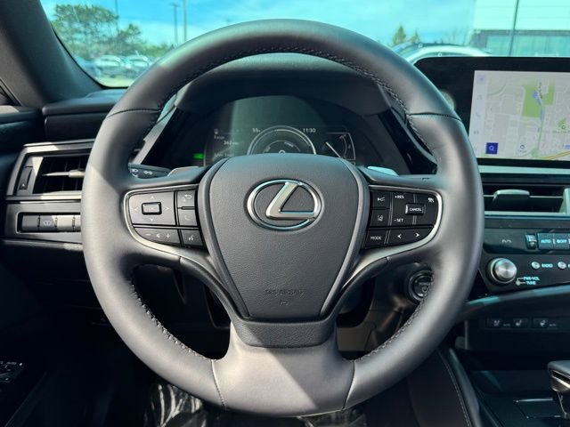 Used 2025 Lexus ES 300h w/ Premium Package FWD image 31