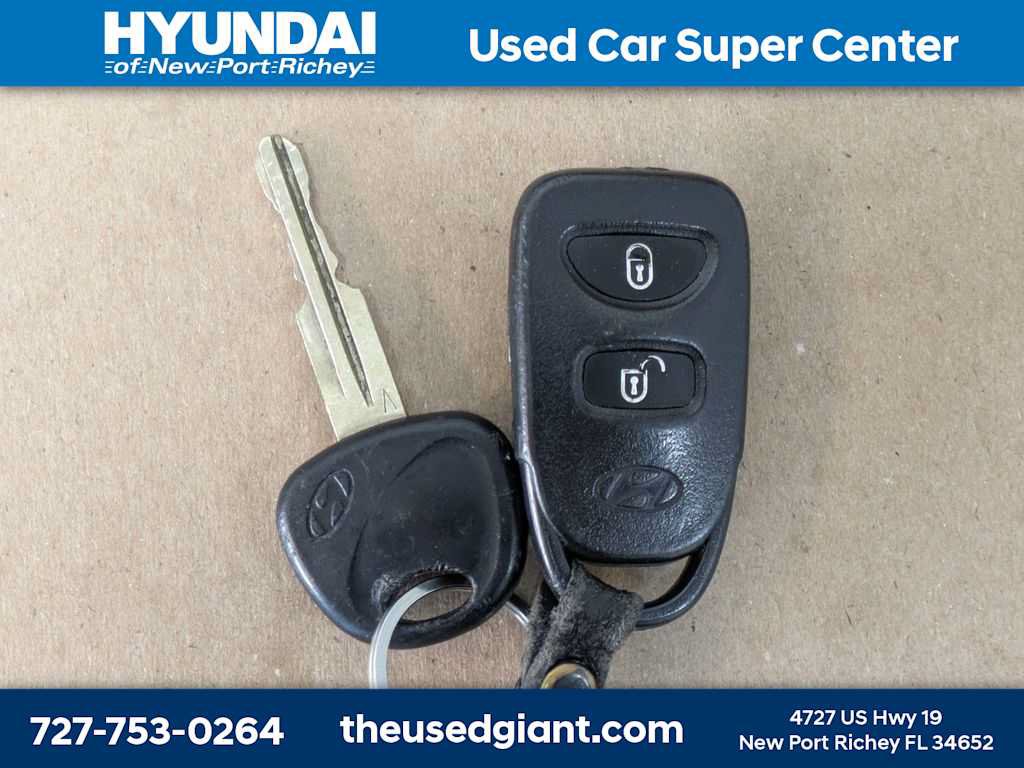 Used 2009 Hyundai Accent GLS w/ Premium Pkg 6 FWD image 26