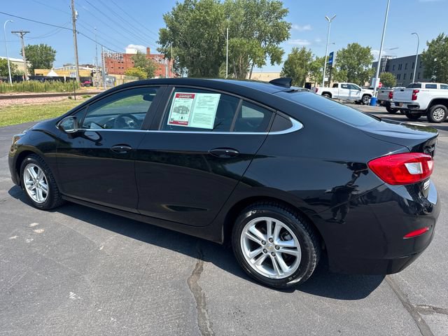 Used 2017 Chevrolet Cruze LT w/ Convenience Package FWD image 3