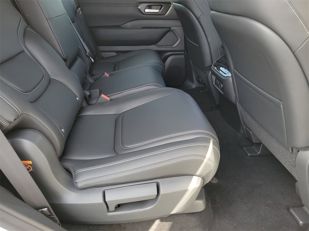 New 2026 Nissan Armada SV image 17