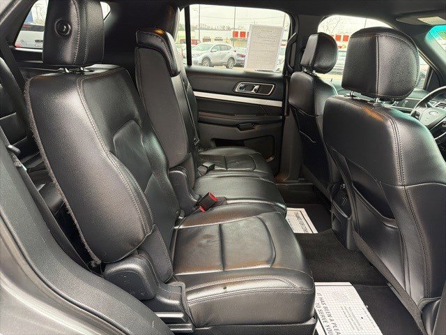 Used 2016 Ford Explorer XLT w/ Equipment Group 202A image 18
