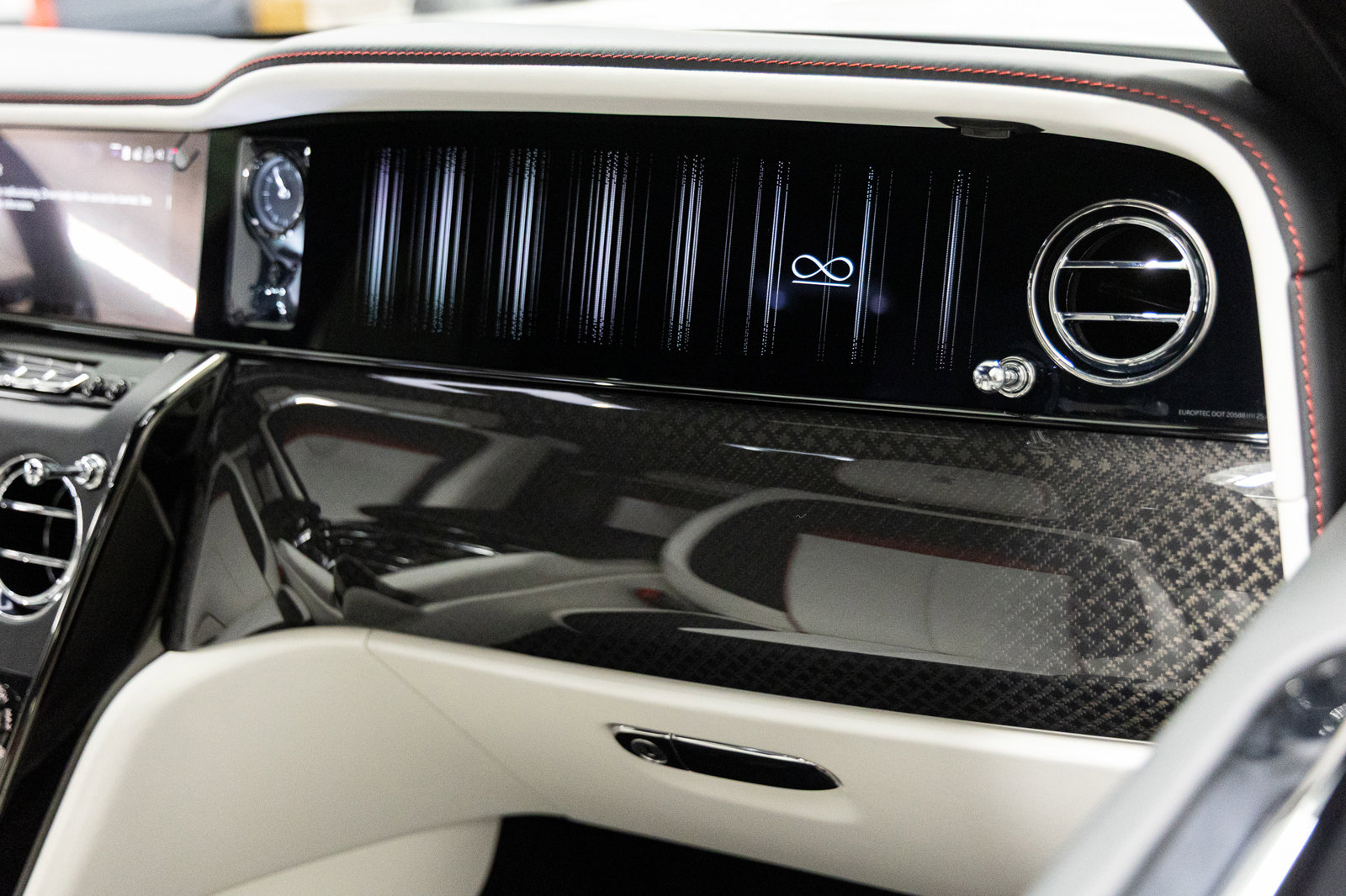 New 2026 Rolls-Royce Cullinan Black Badge image 58