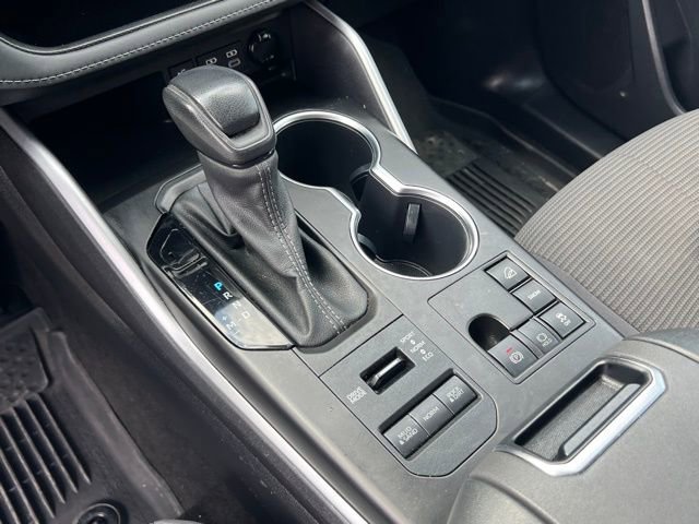 Used 2023 Toyota Highlander L image 21