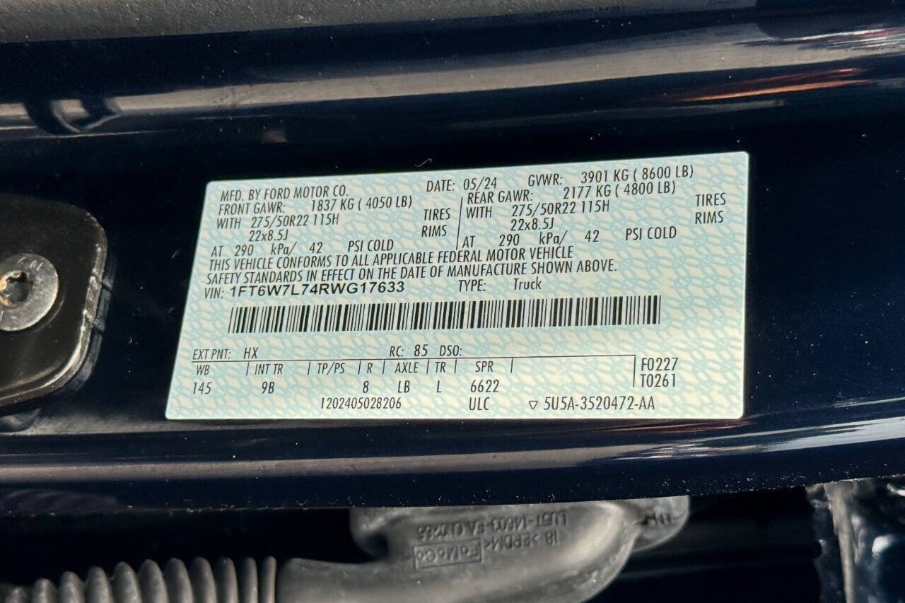 Used 2024 Ford F150 Lightning Platinum AWD/4WD image 29