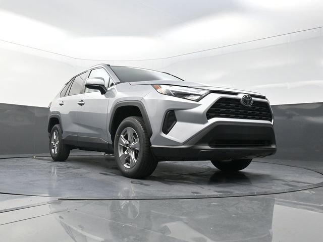 Used 2025 Toyota RAV4 XLE image 27