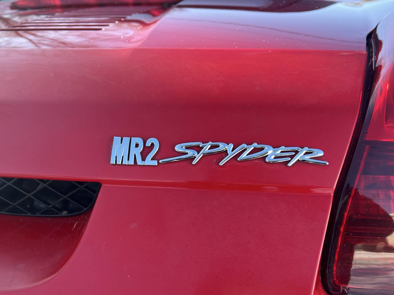 Used 2003 Toyota MR2 Base 2dr Convertible image 24