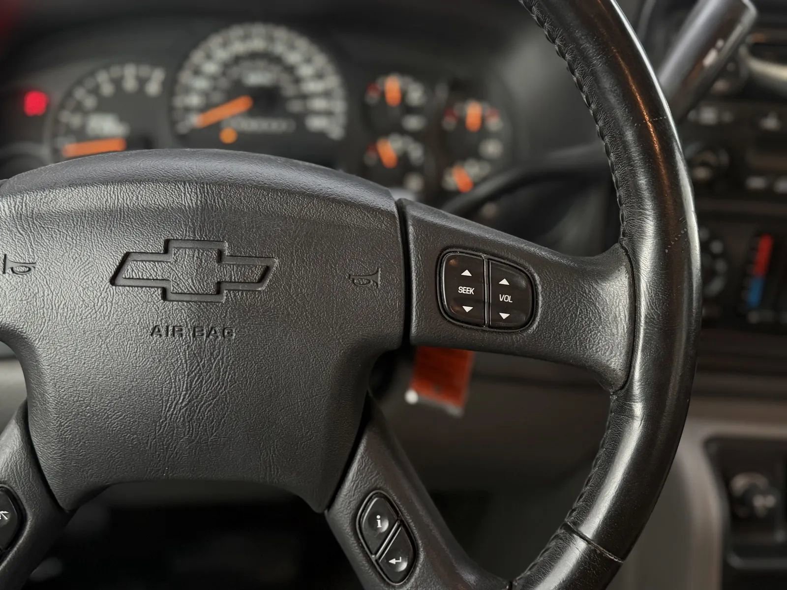 Used 2006 Chevrolet Suburban LS w/ Smart Select Package image 23