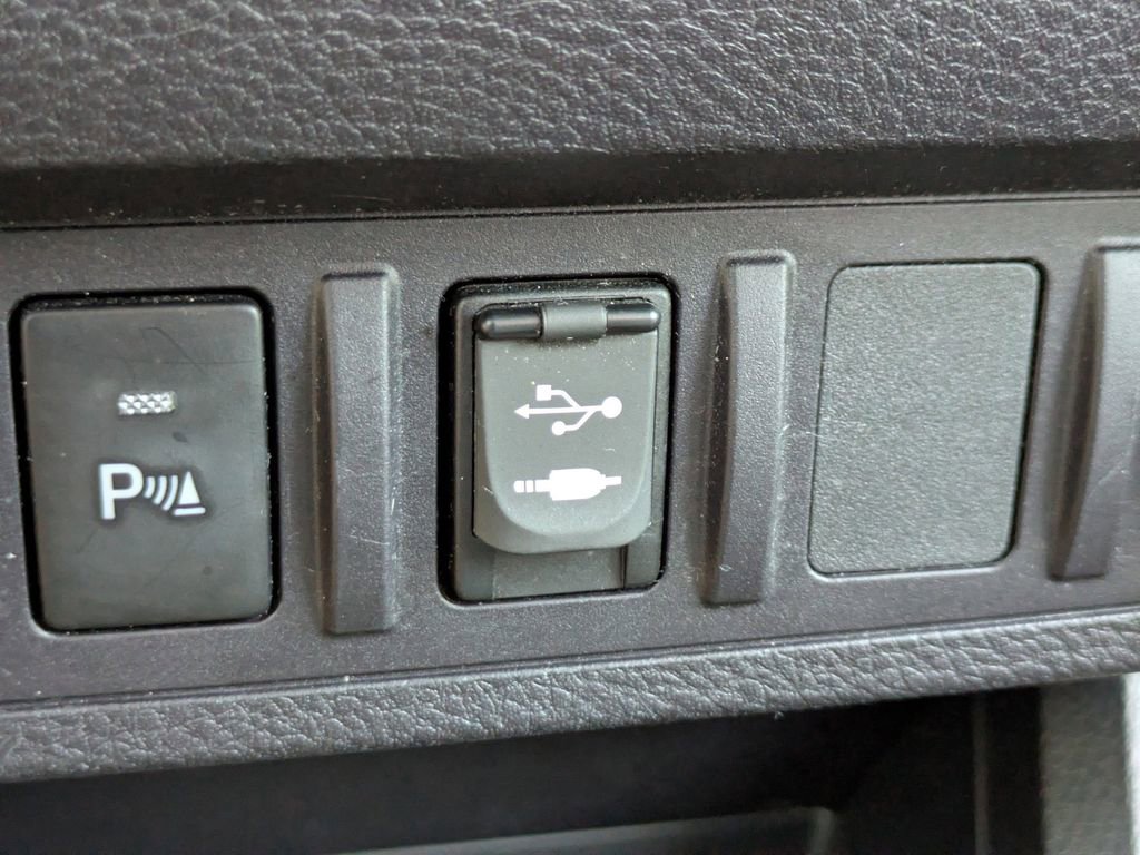 Used 2018 Toyota Tacoma SR5 image 20