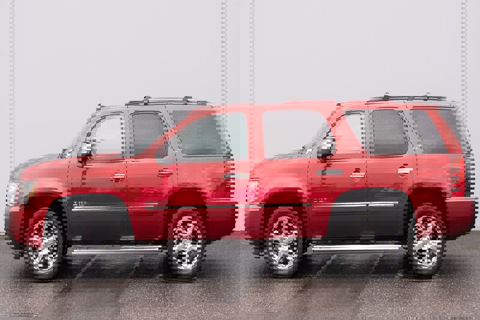 Used 2014 Chevrolet Tahoe LTZ AWD/4WD image 31