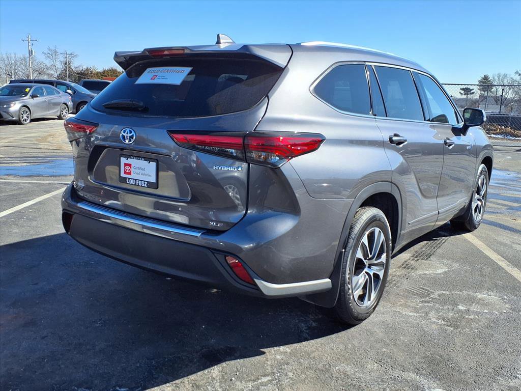 Certified 2021 Toyota Highlander XLE image 4