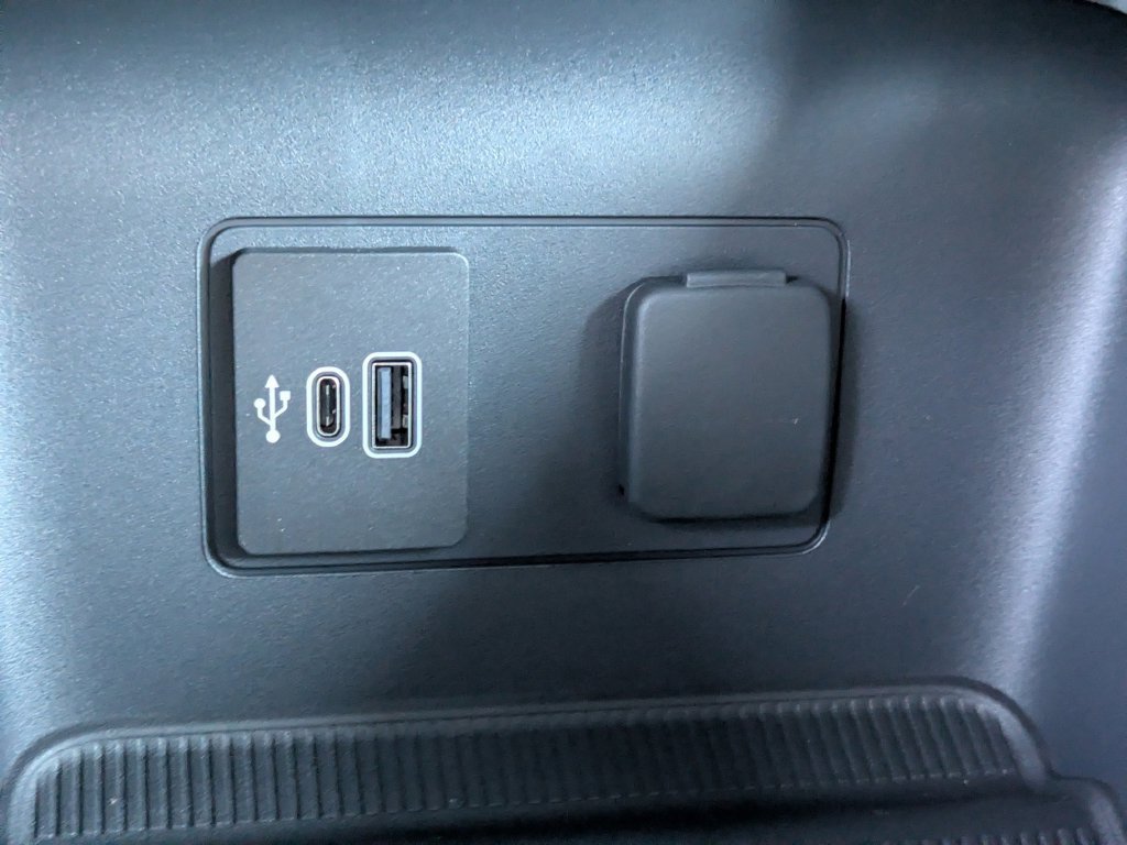 New 2026 Ford Explorer ST-Line w/ Premium Package RWD image 27