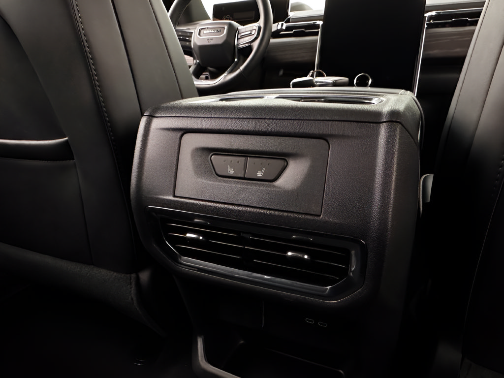 Used 2025 GMC Sierra EV Denali AWD/4WD image 21