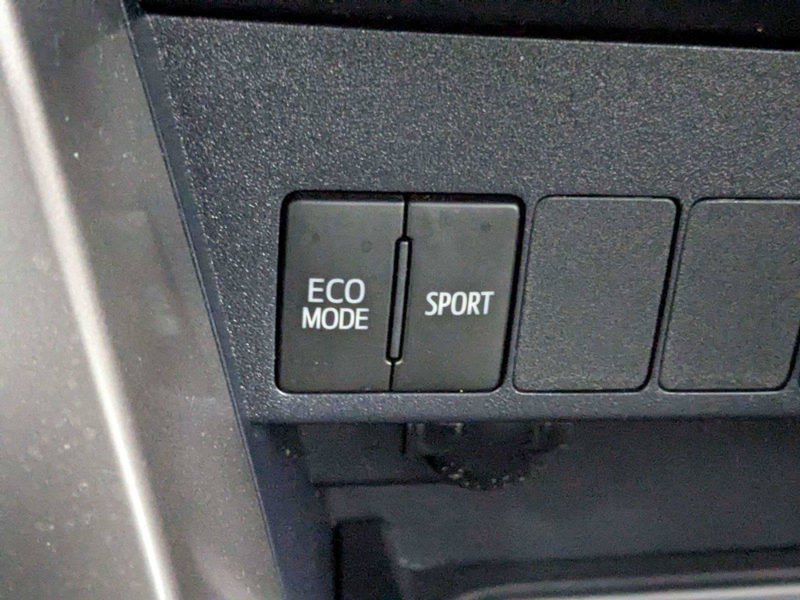 Used 2018 Toyota RAV4 XLE FWD image 26
