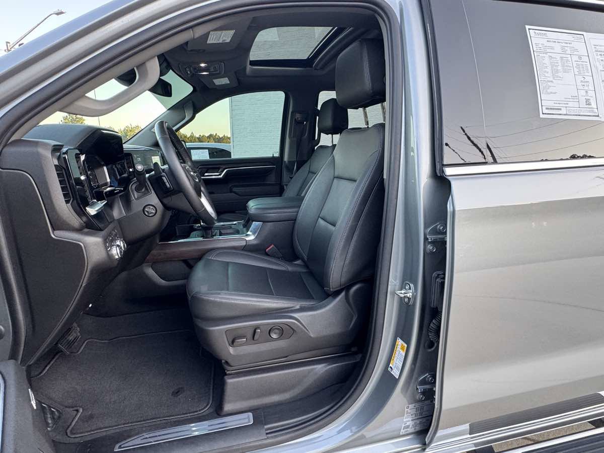 Used 2023 GMC Sierra 1500 SLT w/ SLT Premium Package image 7