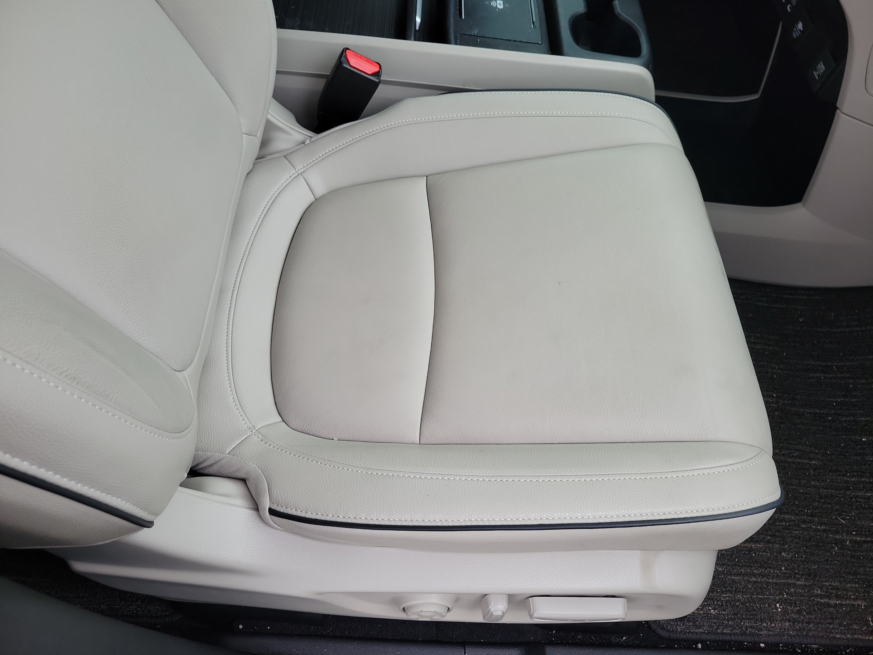 Certified 2025 Honda Odyssey Touring image 19