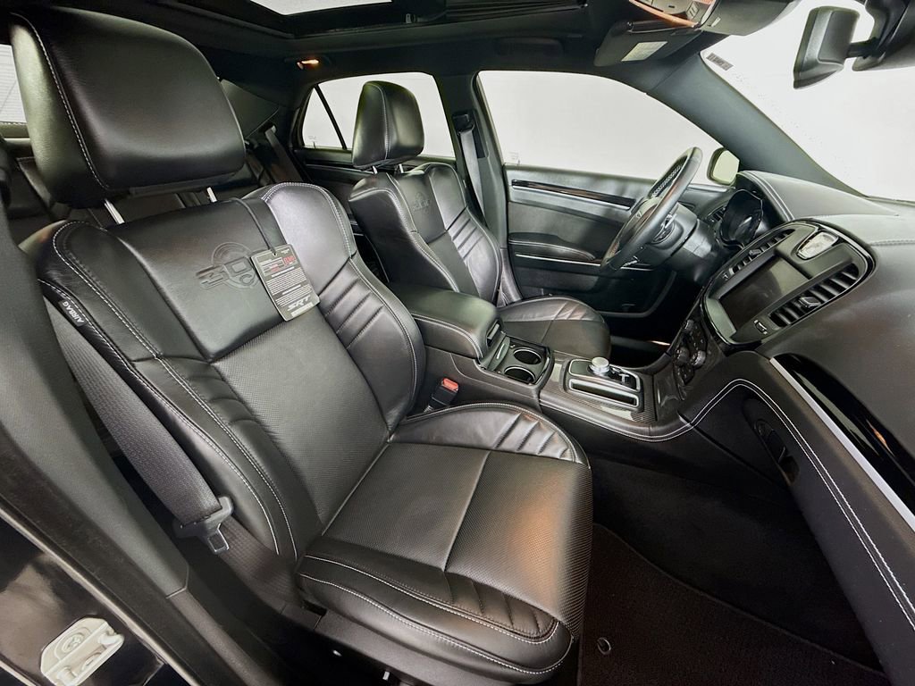 Used 2023 Chrysler 300 C image 28