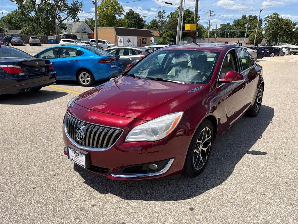Used 2017 Buick Regal Sport Touring FWD image 4
