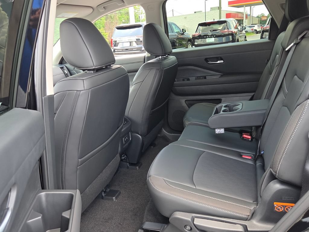 New 2026 Nissan Pathfinder SL FWD image 5