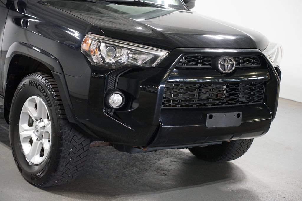 Certified 2017 Toyota 4Runner SR5 AWD/4WD image 4