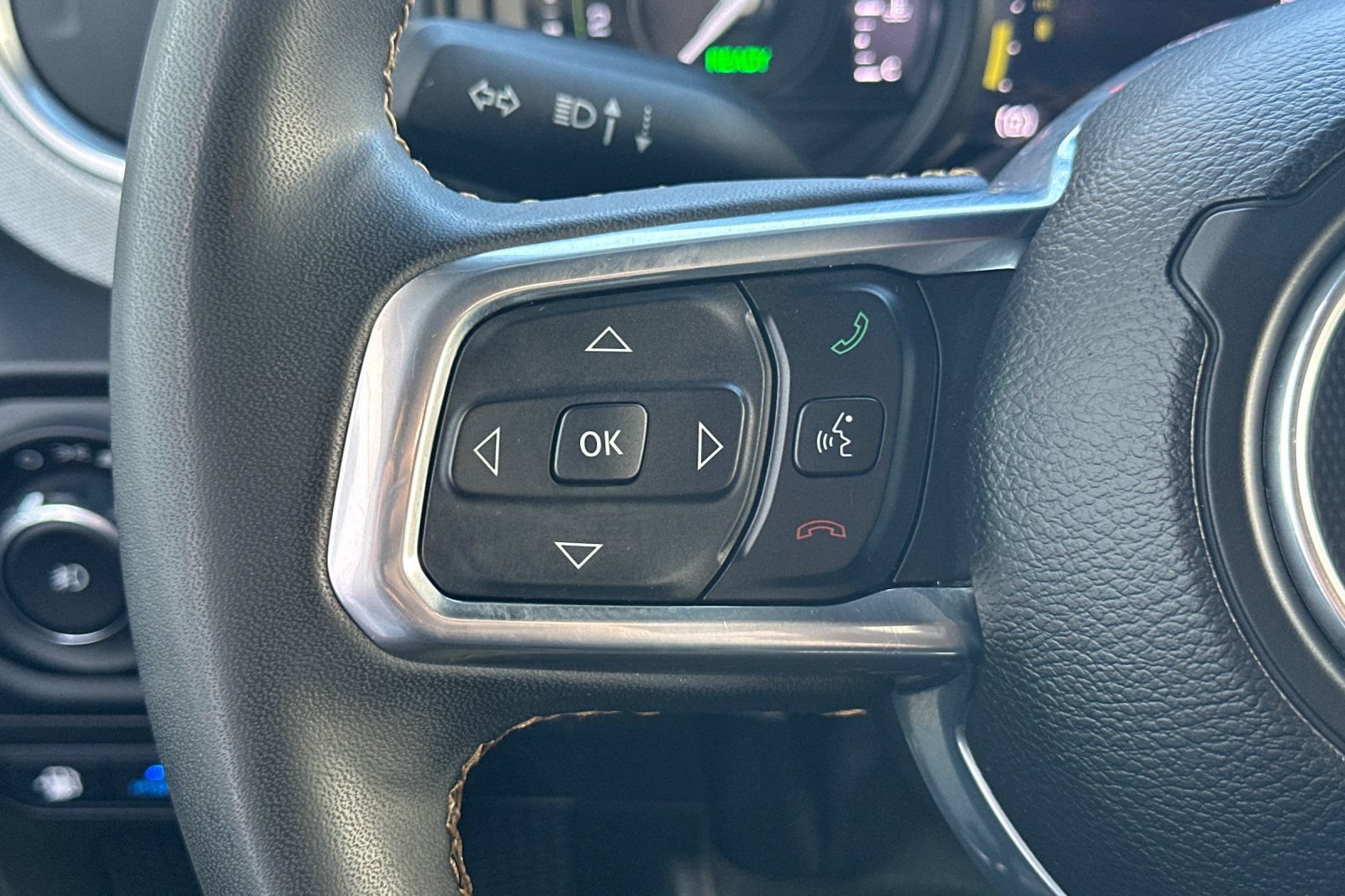 Used 2024 Jeep Wrangler Unlimited Sahara AWD/4WD image 27