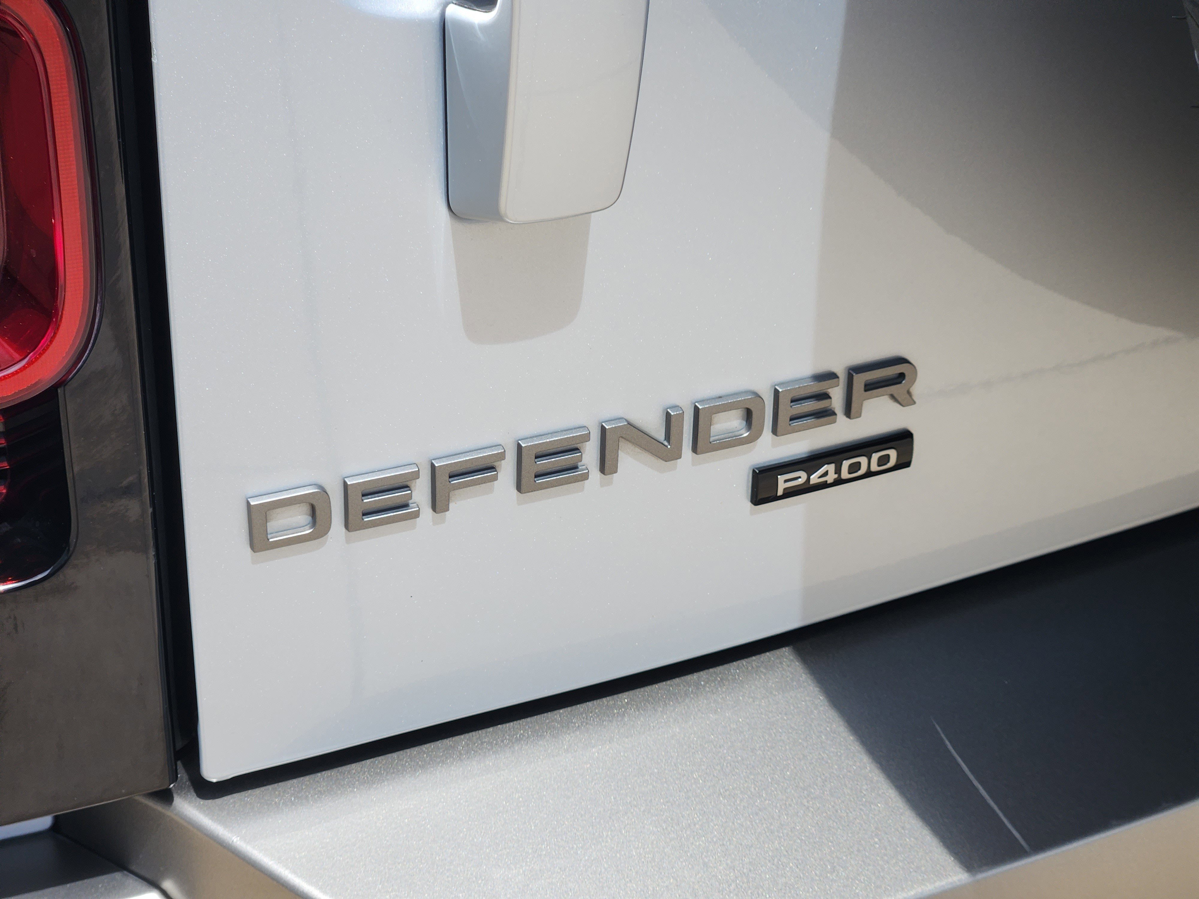 Certified 2021 Land Rover Defender 110 X-Dynamic SE AWD/4WD image 33