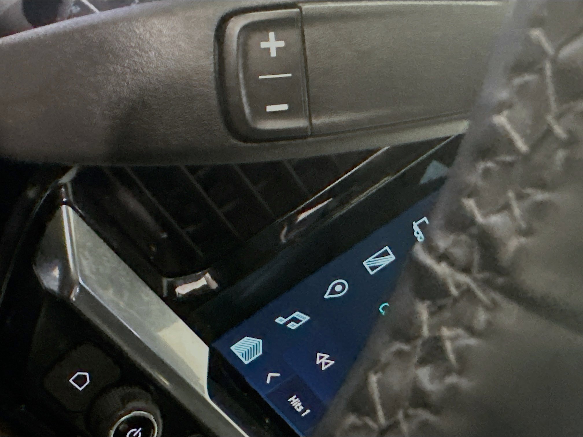 Used 2024 Chevrolet Silverado 2500 LT w/ Midnight Edition image 21