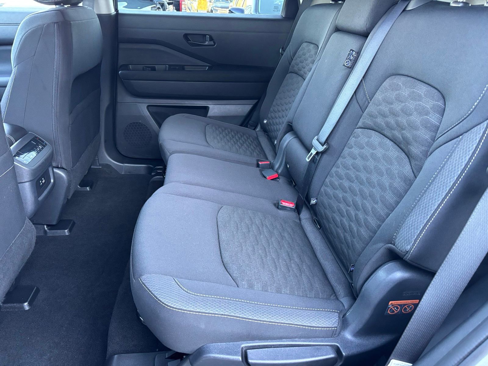 Used 2024 Nissan Pathfinder SV image 16