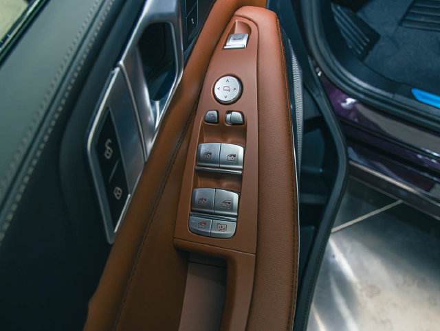 New 2026 BMW ALPINA XB7 AWD/4WD image 14