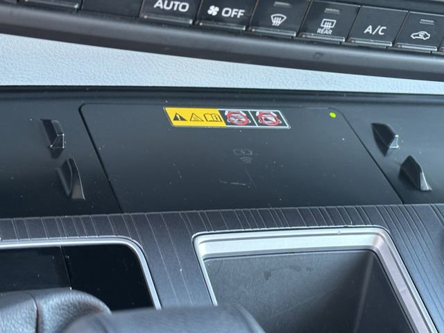 Used 2025 Toyota Sienna XLE image 21