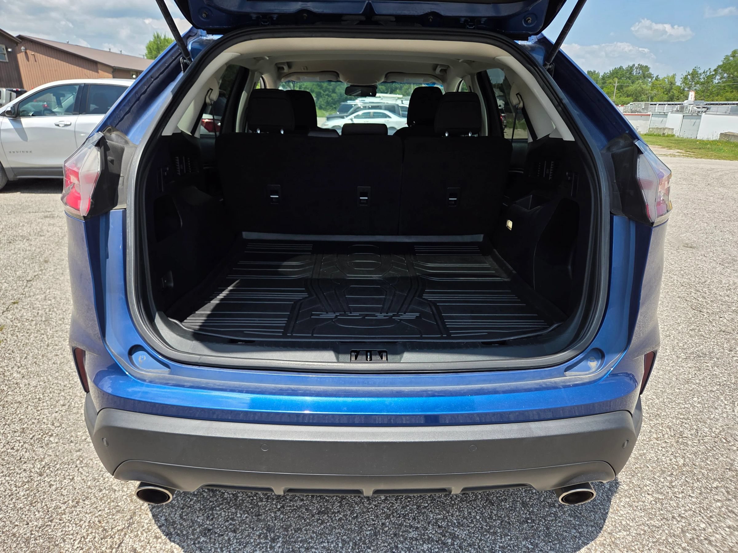 Used 2020 Ford Edge SE FWD image 20