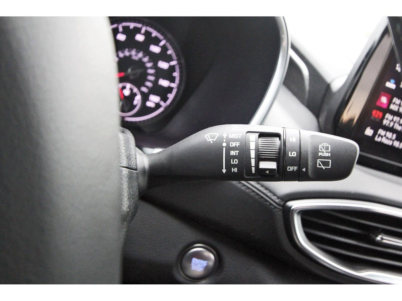 Used 2023 Hyundai Santa Fe SEL image 21