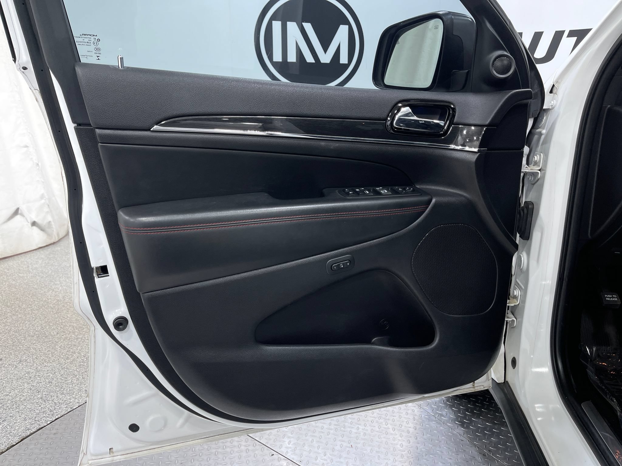Used 2019 Jeep Grand Cherokee Trailhawk AWD/4WD image 15