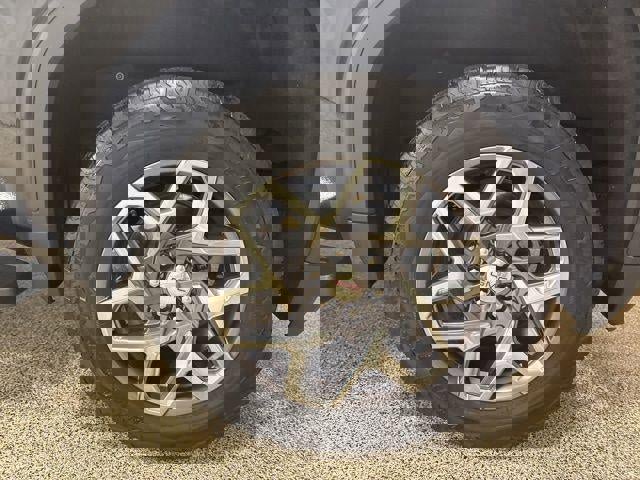 Used 2023 GMC Sierra 1500 SLT w/ SLT Premium Package image 32