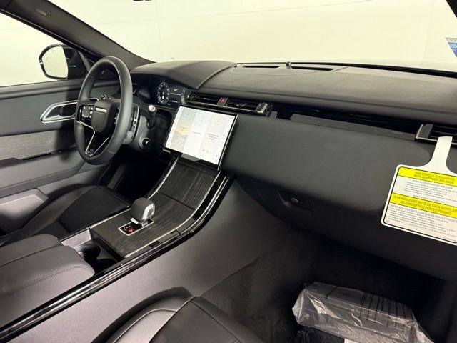 New 2026 Land Rover Range Rover Velar Dynamic SE image 32
