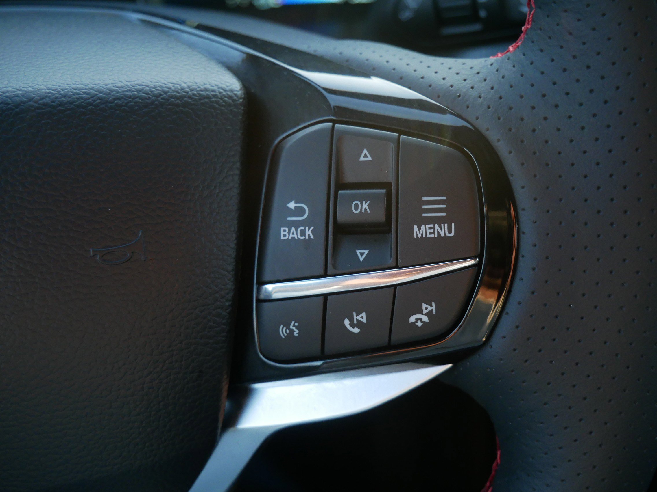 Used 2026 Ford Explorer ST-Line w/ ST-Line Street Pack image 31